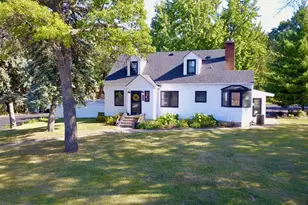739 10th St NW, New Brighton, MN 55112 - Photo 3