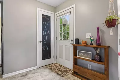 670 Goodwin Avenue N, Oakdale, MN 55128 - Photo 3