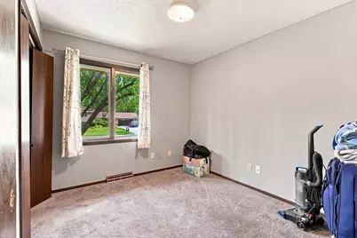 10048 Upton Road, Bloomington, MN 55431 - Photo 17