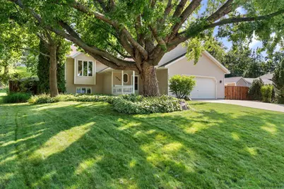 1939 Greenwood Drive NE, Owatonna, MN 55060 - Photo 3