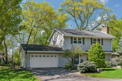 290 Ridgeview Drive E, Wayzata, MN 55391 - Photo 1