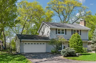 290 Ridgeview Dr E, Wayzata, MN 55391 - Photo 1