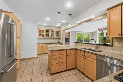 290 Ridgeview Drive E, Wayzata, MN 55391 - Photo 7