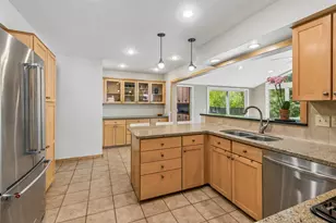 290 Ridgeview Dr E, Wayzata, MN 55391 - Photo 7
