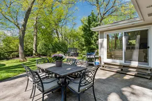 290 Ridgeview Dr E, Wayzata, MN 55391 - Photo 29