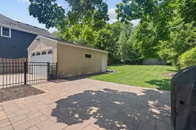 219 Chicago Avenue N, Wayzata, MN 55391 - Photo 5