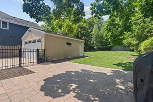 219 Chicago Ave N, Wayzata, MN 55391 - Photo 5