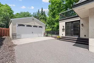 219 Chicago Ave N, Wayzata, MN 55391 - Photo 53