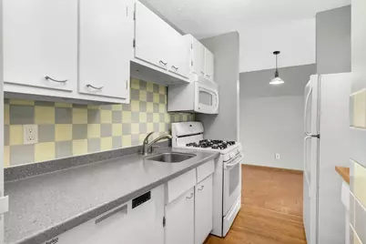 1912 Dupont Avenue S #405, Minneapolis, MN 55403 - Photo 5