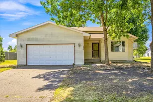 580 W 11th St, Rush City, MN 55069 - Photo 1