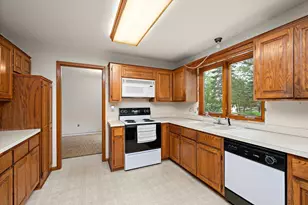 4505 Upland Ln N, Plymouth, MN 55446 - Photo 3