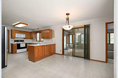 4505 Upland Lane N, Plymouth, MN 55446 - Photo 5