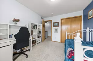 446 Mission Hills Way E, Chanhassen, MN 55317 - Photo 25