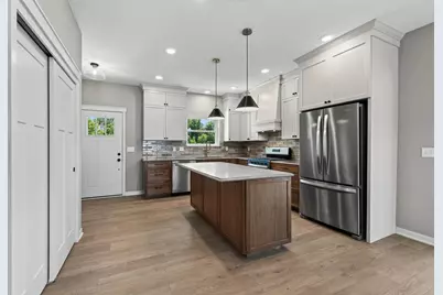 2353 7th Ave E, North Saint Paul, MN 55109 - Photo 9