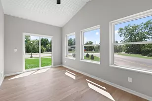 2353 7th Ave E, North Saint Paul, MN 55109 - Photo 13