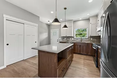 2353 7th Ave E, North Saint Paul, MN 55109 - Photo 7