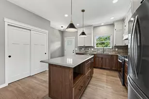 2353 7th Ave E, North Saint Paul, MN 55109 - Photo 7