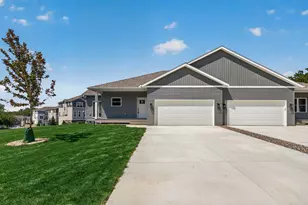 2353 7th Ave E, North Saint Paul, MN 55109 - Photo 3
