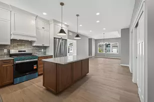 2353 7th Ave E, North Saint Paul, MN 55109 - Photo 5