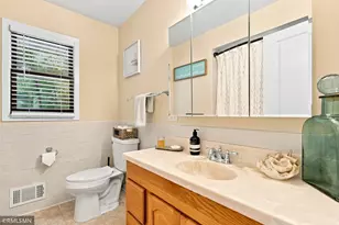 13240 Dahlgren Rd, Minnetonka, MN 55305 - Photo 15