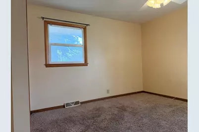 117 Southdale Street SE, Sleepy Eye, MN 56085 - Photo 15