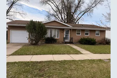 117 Southdale Street SE, Sleepy Eye, MN 56085 - Photo 1