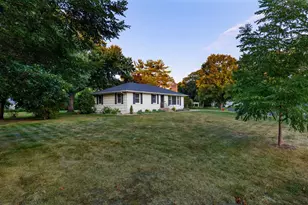411 Hazel Ln, Hopkins, MN 55343 - Photo 3