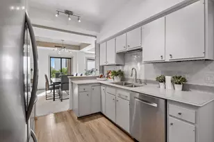 1235 Yale Pl, Minneapolis, MN 55403 - Photo 11