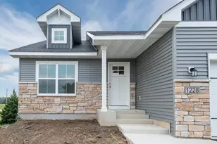 1228 Olivia St SE, New Prague, MN 56071 - Photo 3