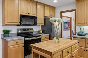 1709 Preston Ln, Hopkins, MN 55343 - Photo 9