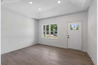2357 7th Ave E, North Saint Paul, MN 55109 - Photo 3