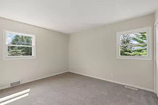 1694 Hinton Trail N, Oakdale, MN 55128 - Photo 23