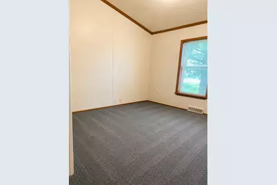 150 Star Circle, Vadnais Heights, MN 55127 - Photo 7