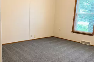 150 Star Cir, Vadnais Heights, MN 55127 - Photo 7
