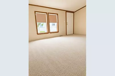 150 Star Circle, Vadnais Heights, MN 55127 - Photo 5