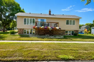 510 12th St, Windom, MN 56101 - Photo 3