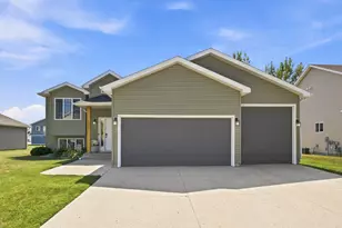 1829 43rd Ave S, Moorhead, MN 56560 - Photo 1