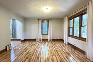 910 N 5th St, Montevideo, MN 56265 - Photo 9