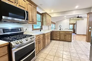 910 N 5th St, Montevideo, MN 56265 - Photo 17