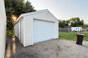 910 N 5th St, Montevideo, MN 56265 - Photo 65