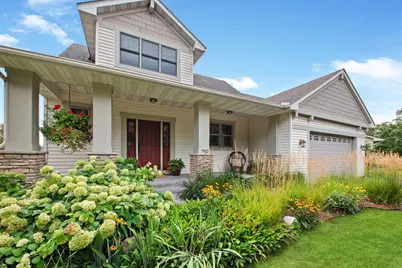 782 New Century Boulevard S, Maplewood, MN 55119 - Photo 1