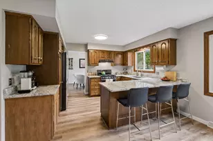 1667 Sherwood Way, Eagan, MN 55122 - Photo 15