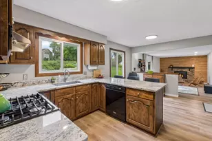 1667 Sherwood Way, Eagan, MN 55122 - Photo 11