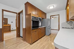 8209 Knox Ave S, Bloomington, MN 55431 - Photo 15