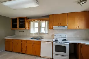 409 S 6th St, Montevideo, MN 56265 - Photo 13