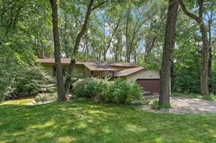 2101 Sheridan Hills Rd, Minnetonka, MN 55391 - Photo 43