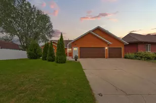 1905 Prairie Ln NE, Owatonna, MN 55060 - Photo 3
