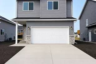 2516 38th Ave S, Moorhead, MN 56560 - Photo 1