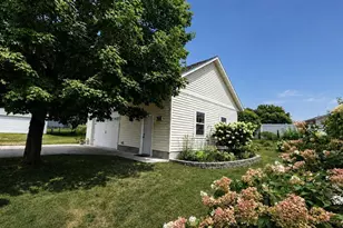 1314 N 5th St, Saint Peter, MN 56082 - Photo 5
