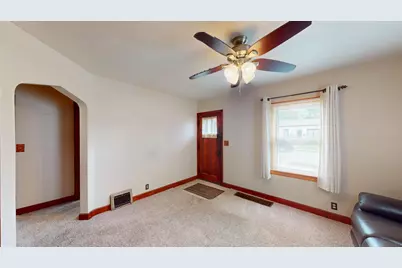 523 Freeborn Avenue, Albert Lea, MN 56007 - Photo 3